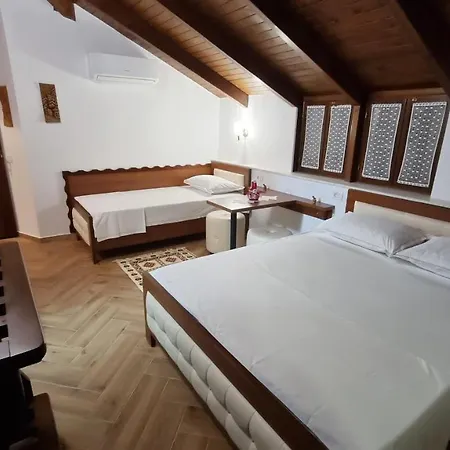 Frühstückspension Master 4*